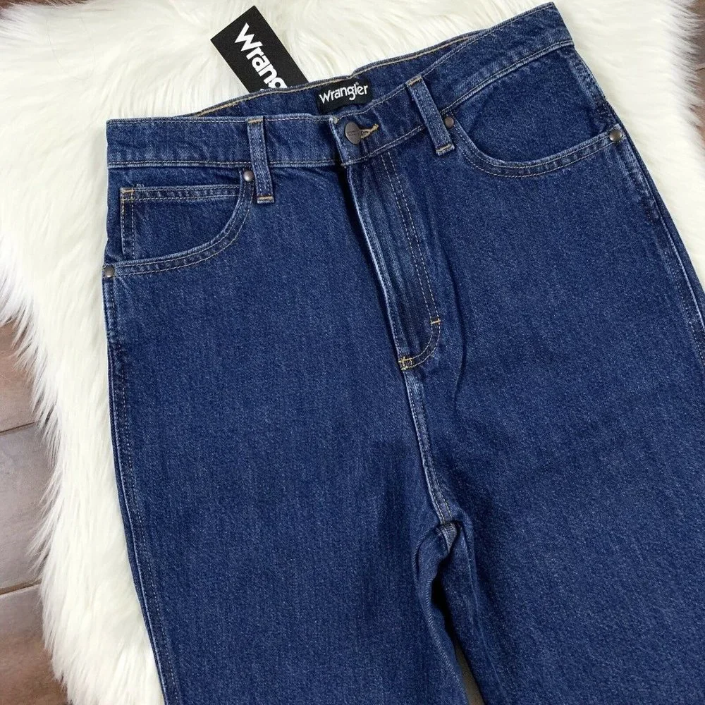 Wrangler Women's Size 29 X 28 Dark Wash High Rise Straight Leg‎ Denim Jeans